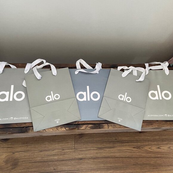 5 Alo Shopping Bags - Picture 3 of 8